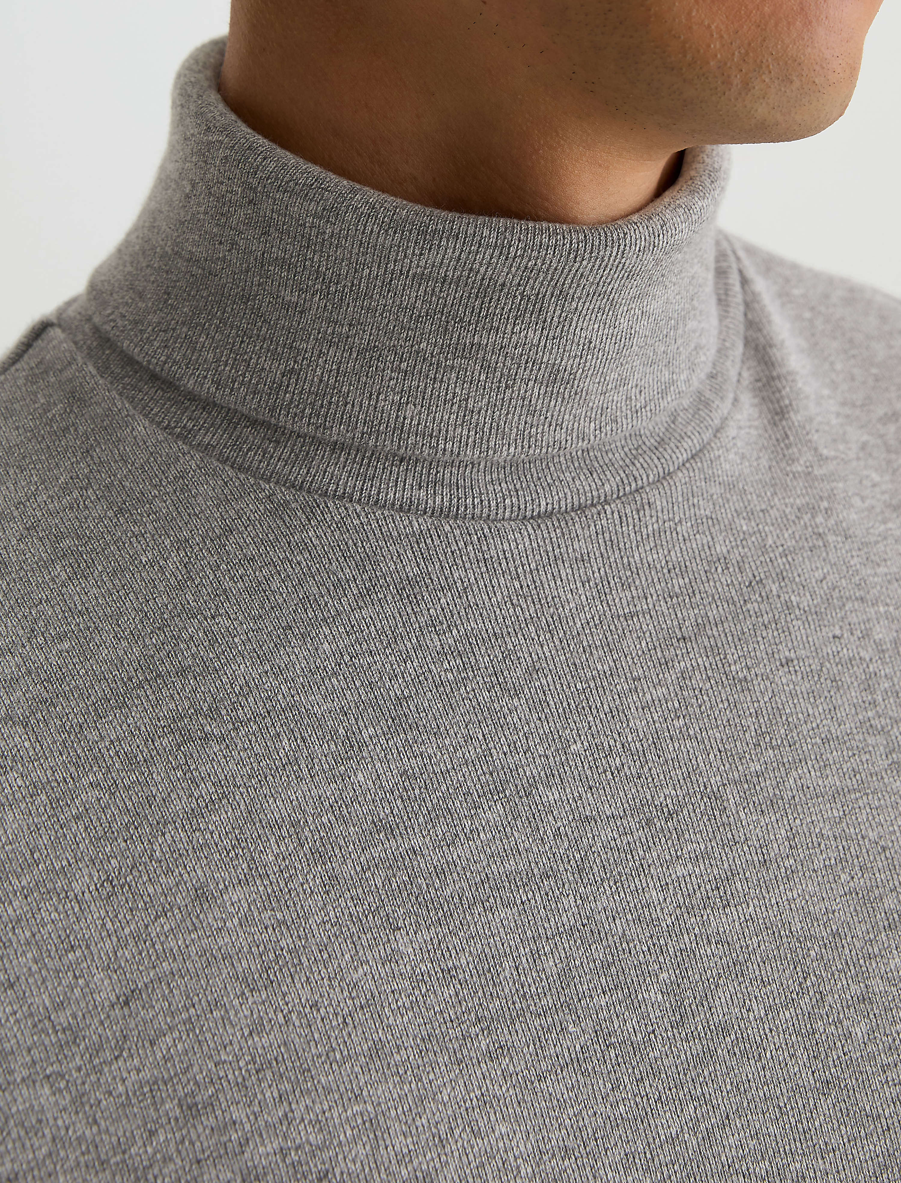 Men Canon Long Sleeve Turtleneck Heather Grey at AG Jeans Official