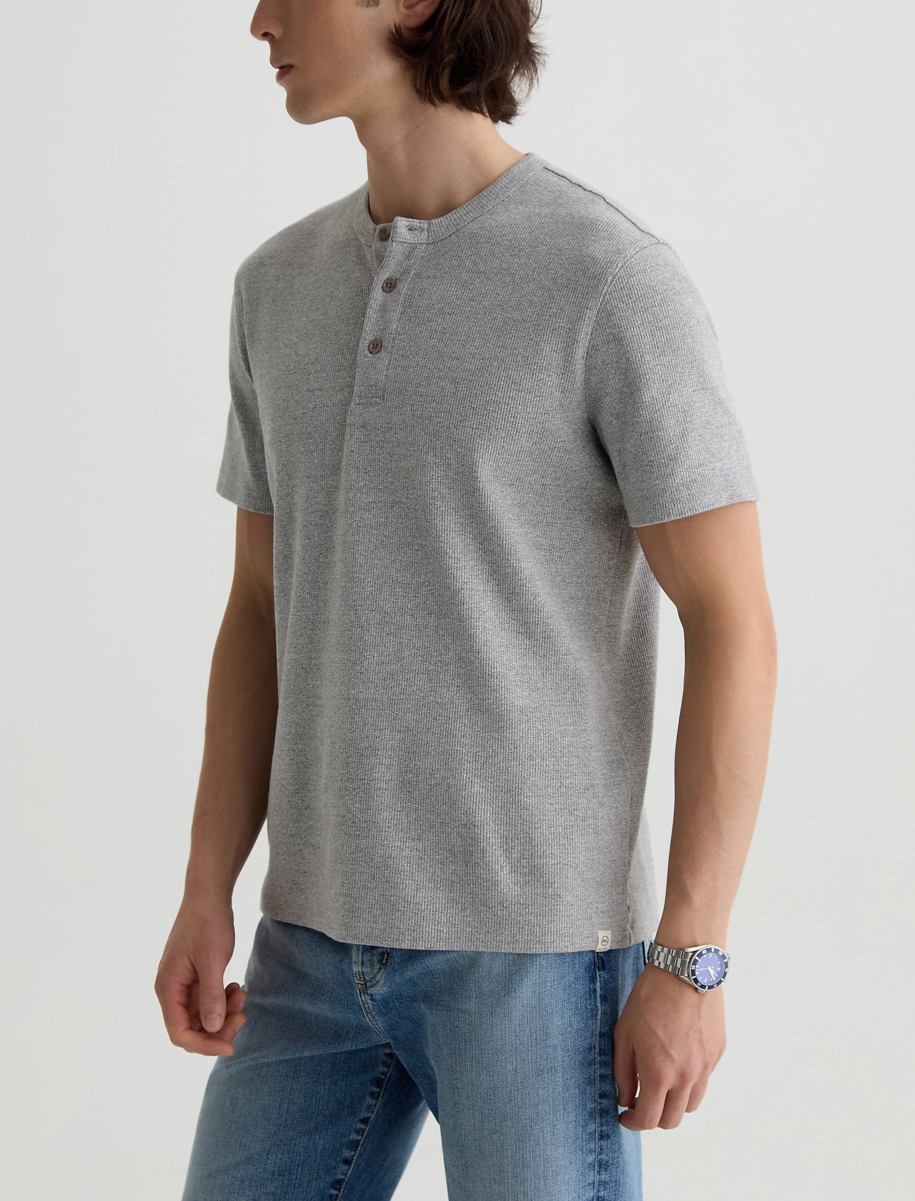Men Bryce Short Sleeve Henley Heather Grey at AG Jeans Official Store