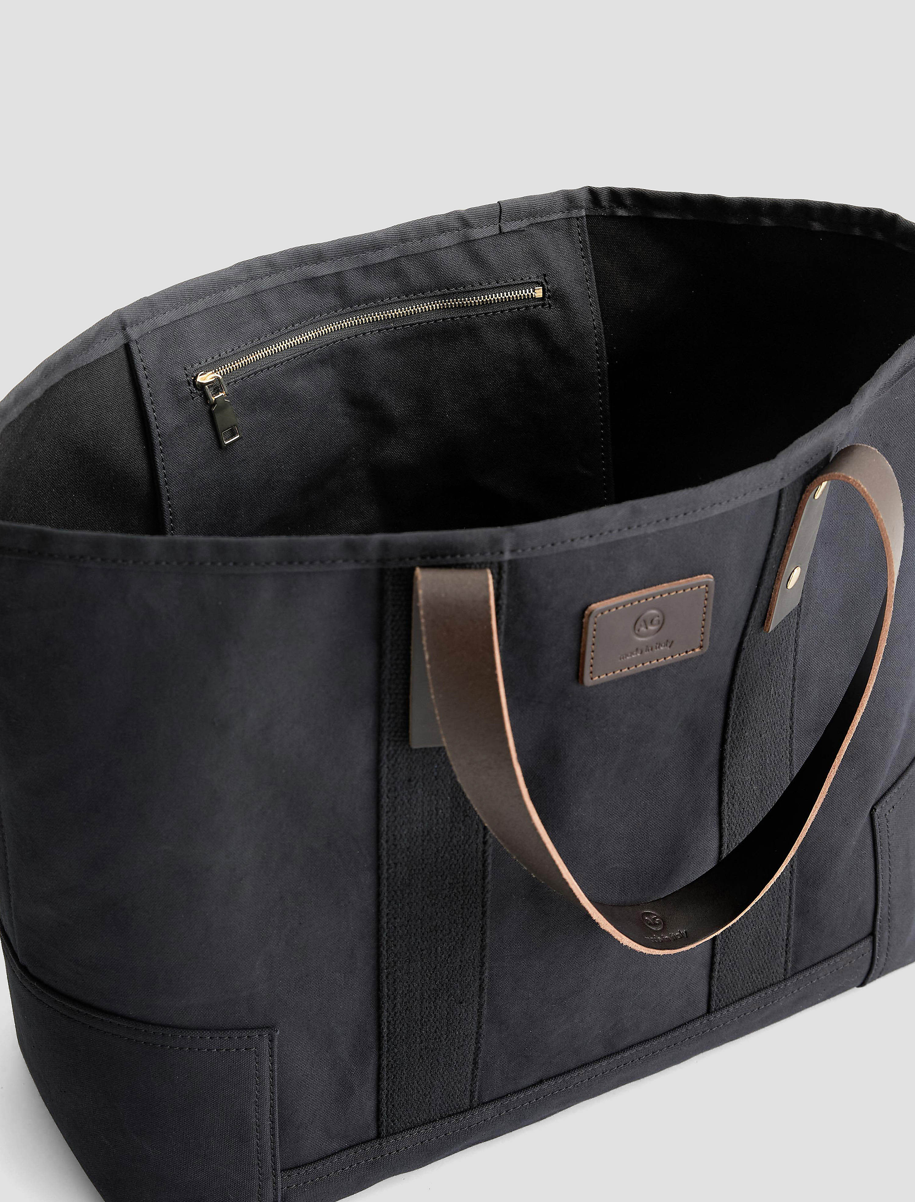 Unisex Amalfi Tote Black at AG Jeans Official Store