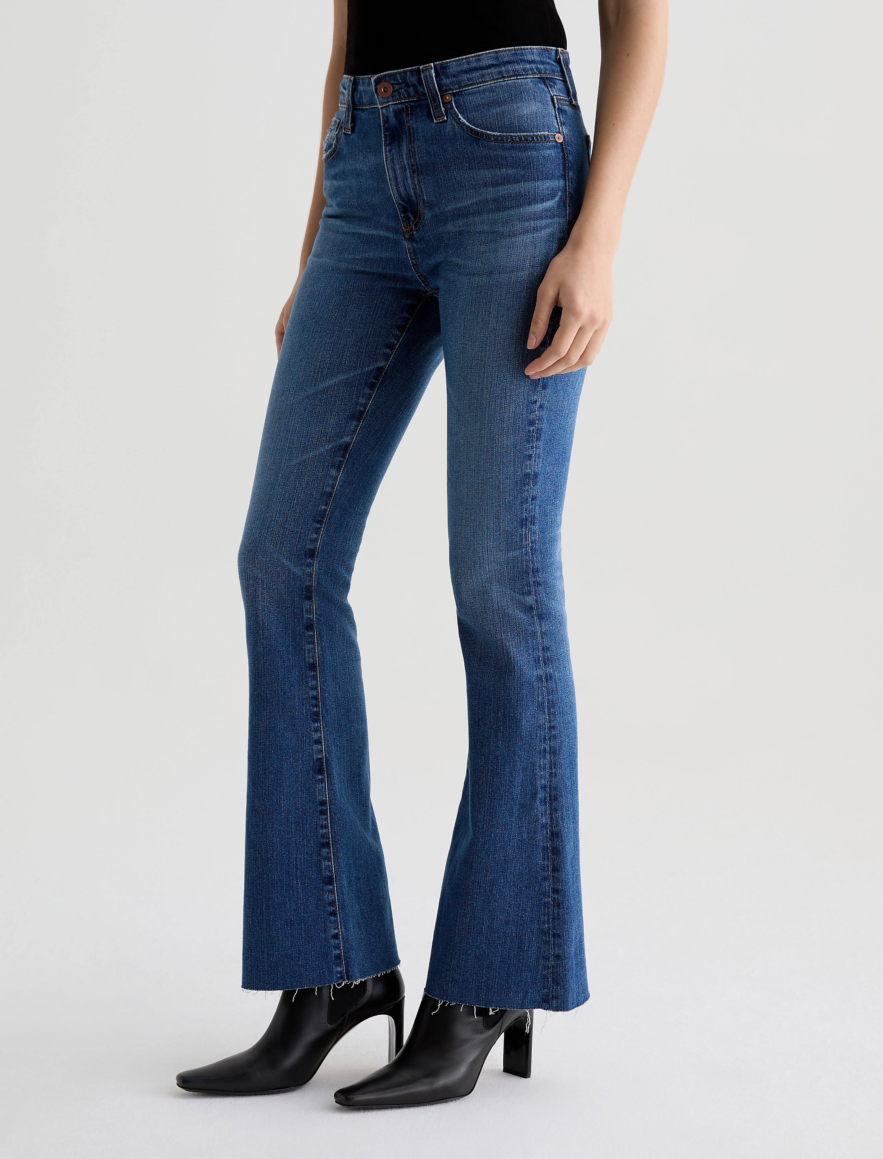 (取寄) AGジーンズ レディース ファラー ミッド ライズ ブーツカット ジーン イン 15 イヤーズ プラハ AG Jeans women Farrah Mid Rise Bootcut Jean In 15 Years Prague 15 Years Prague Women Farrah Boot 15 Years Prague at AG Jeans Official Store