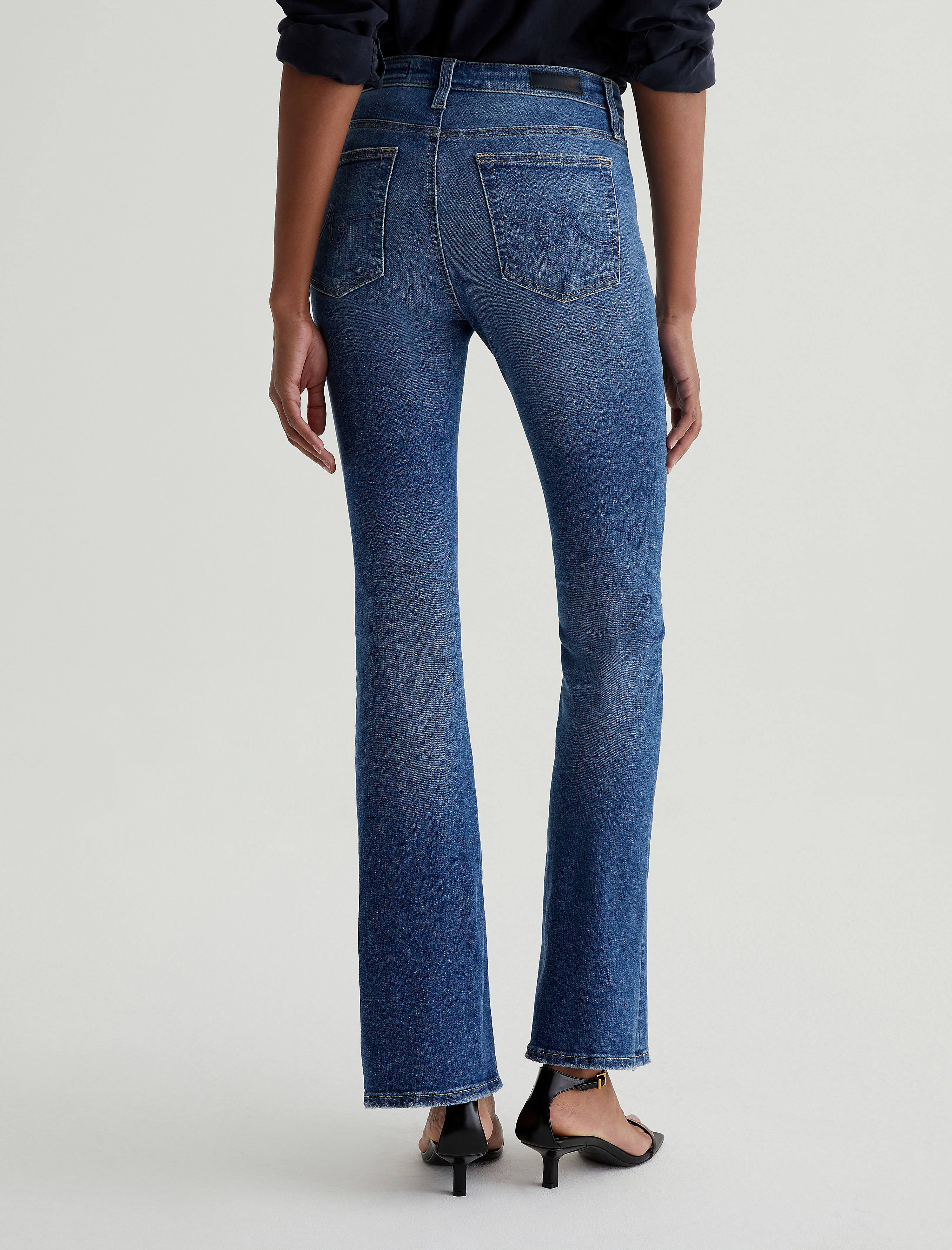 (取寄) AGジーンズ ファラー ブーツ カット ジーンズ - ハイ ライズ AG Jeans Farrah Boot Cut Jeans - High Rise  15 Years Brickwork farrah-boot-mid-rise-boot-