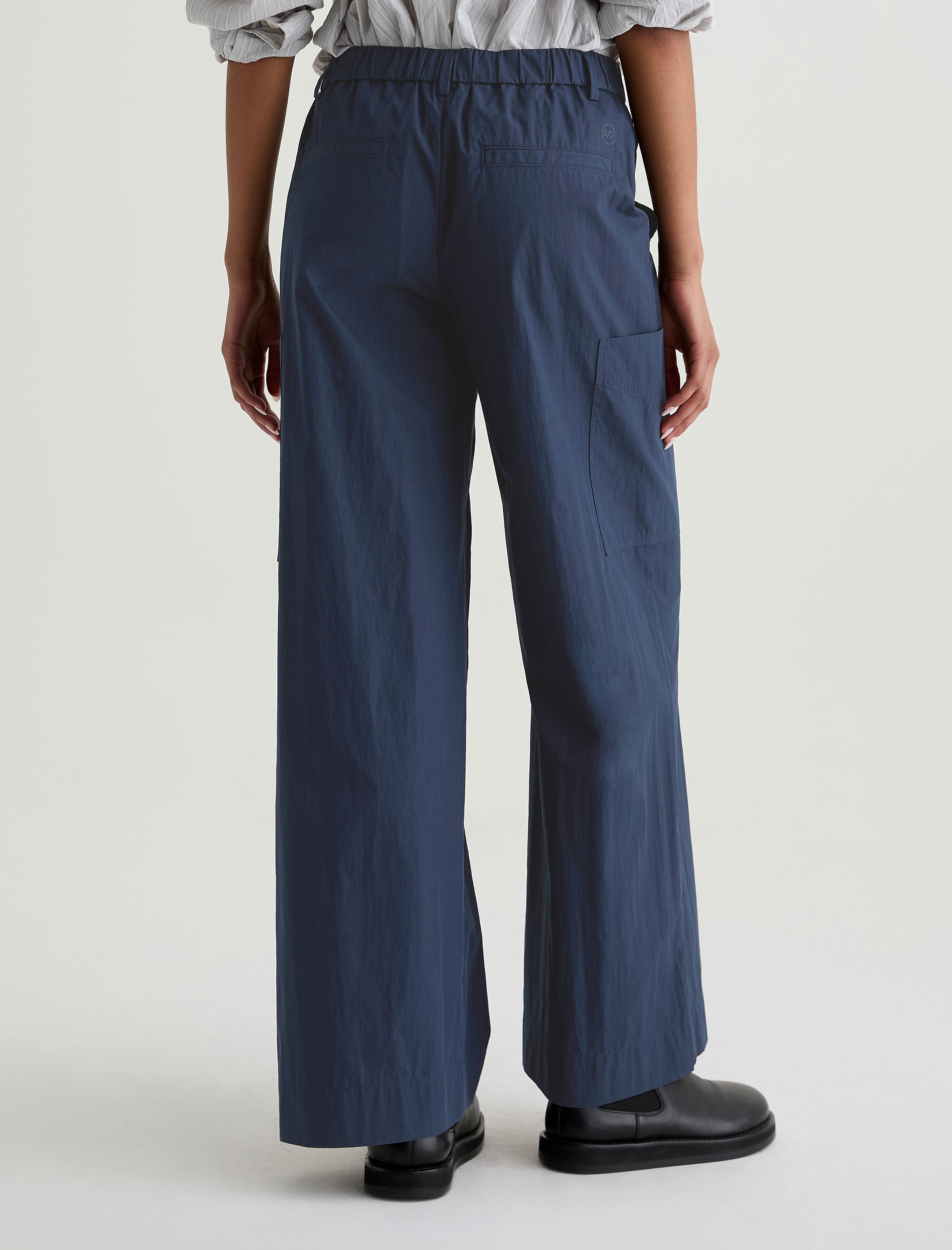 Women Linda Elastic Nylon Cargo Deep Trenches at AG Jeans Official