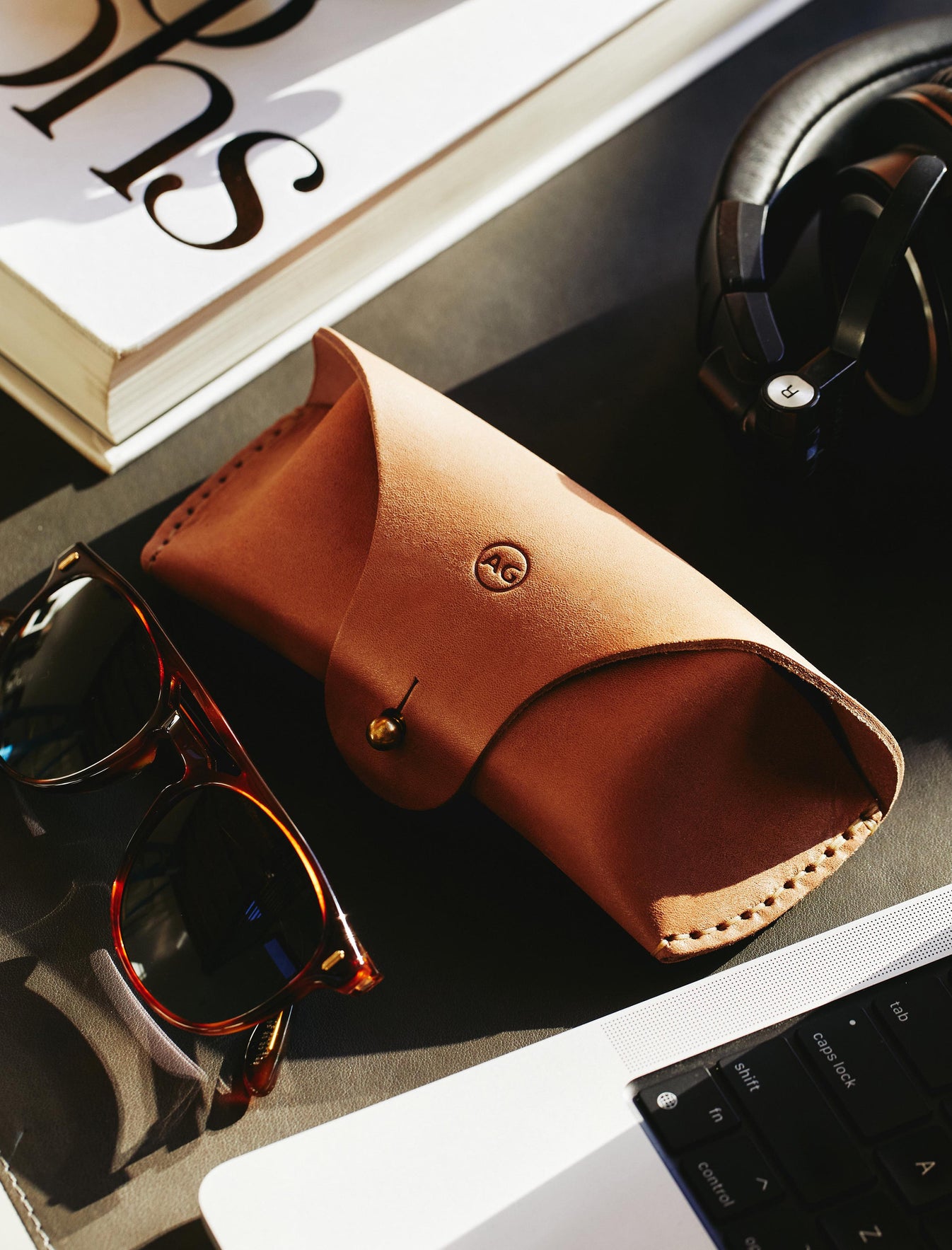 Ag Eyeglass Case Natural/Brass Eyeglass Case Unisex Accessory Photo 2