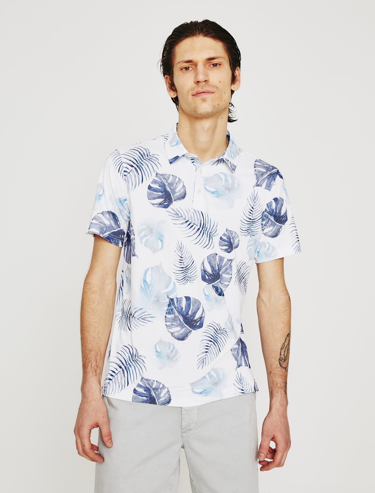 Bryce Polo TROPICAL FRONDS LIGHT BLUE MULTI Classic Short Sleeve Polo (Performance) Men Top Photo 1