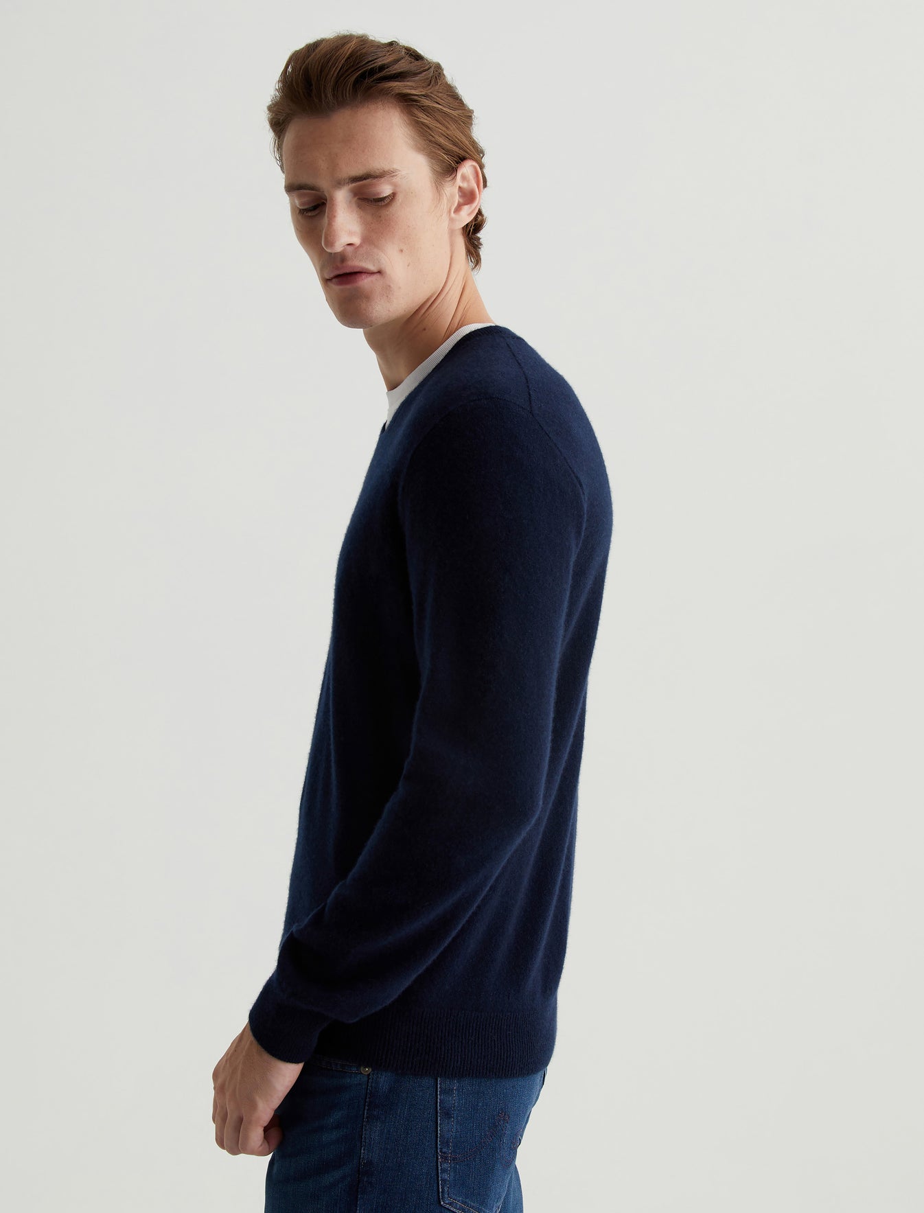 Beck Vee Navy Night Classic Long Sleeve Vee Neck Cashmere Sweater Photo 2