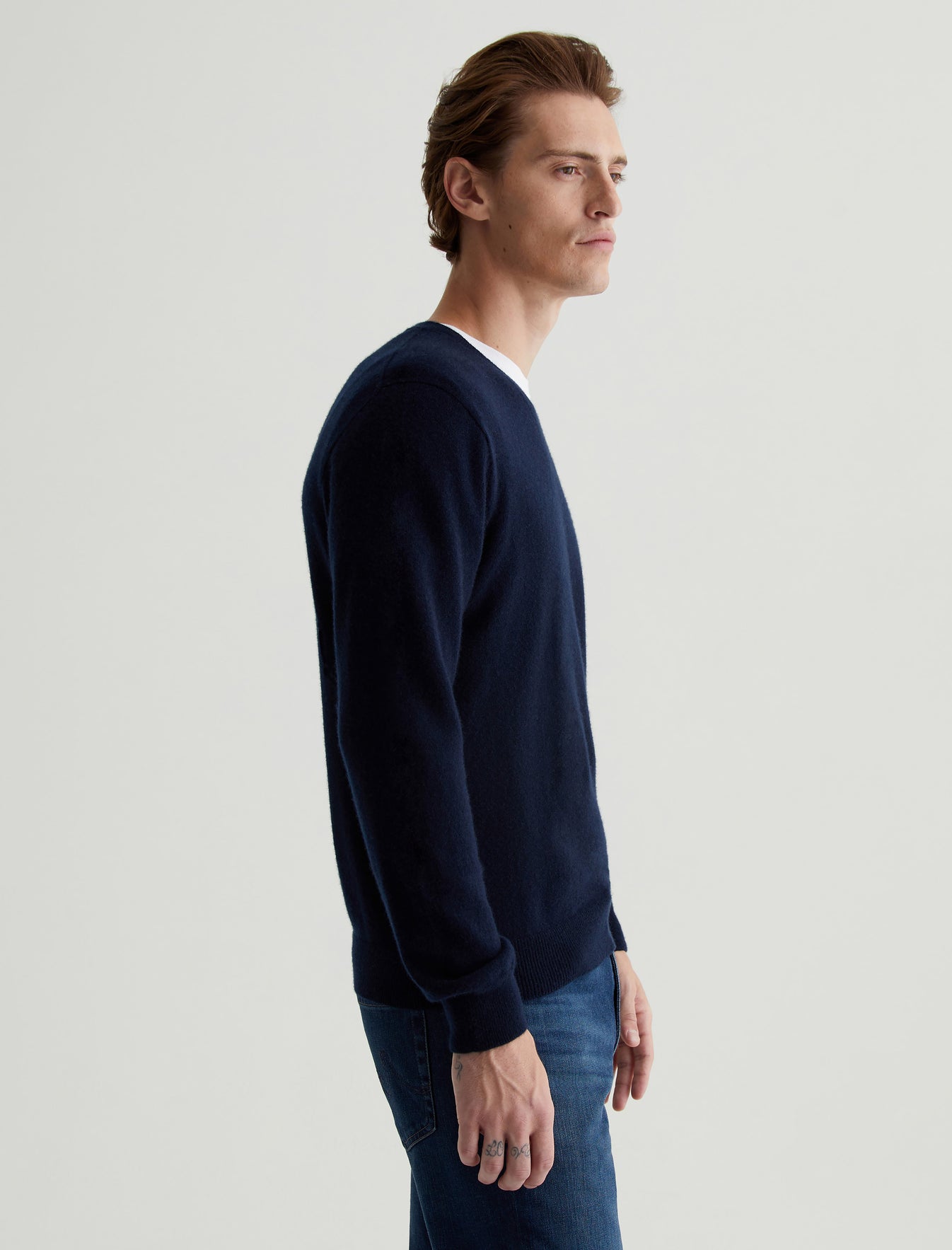 Beck Vee Navy Night Classic Long Sleeve Vee Neck Cashmere Sweater Photo 5