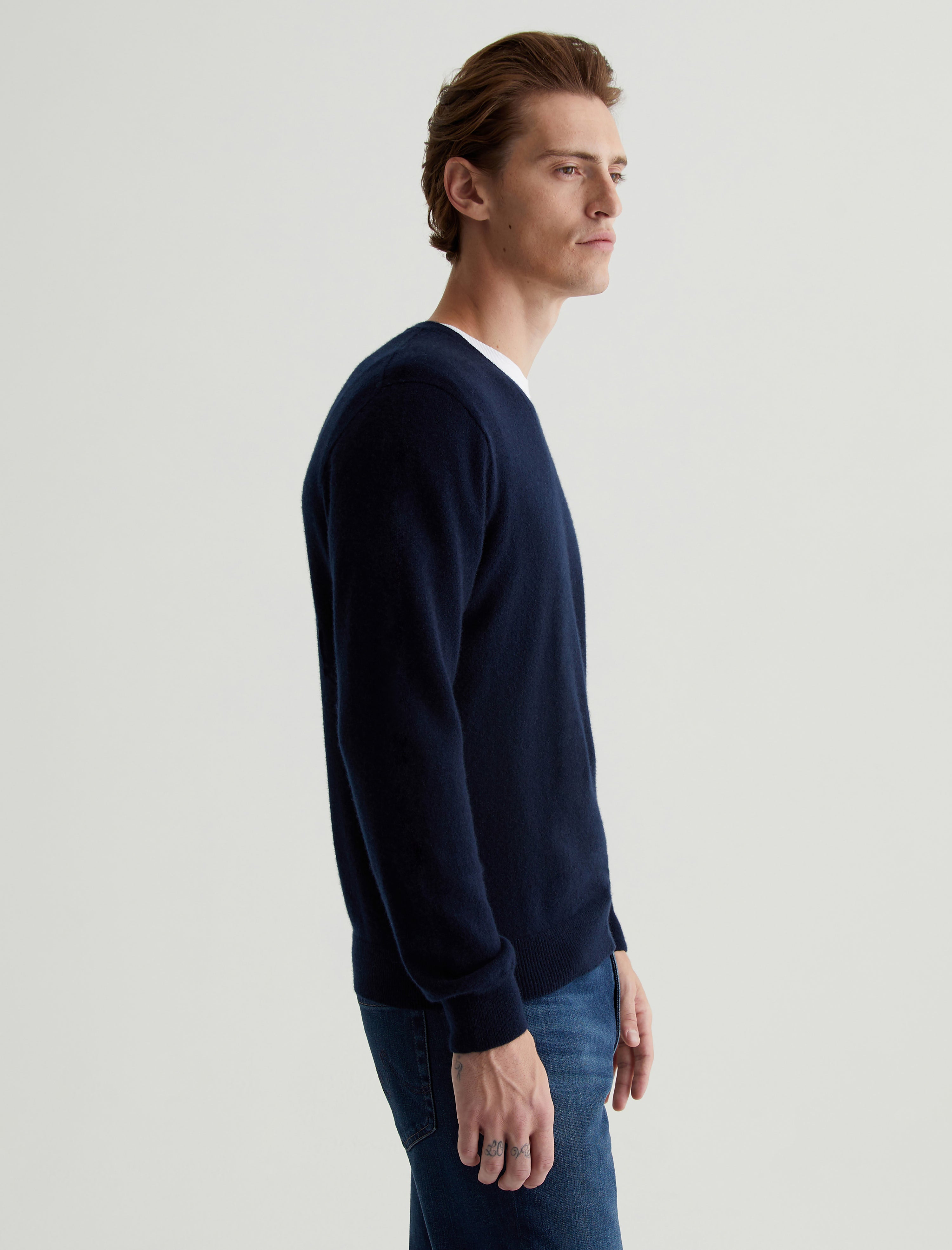 Beck Vee Navy Night Classic Long Sleeve Vee Neck Cashmere Sweater Photo 5