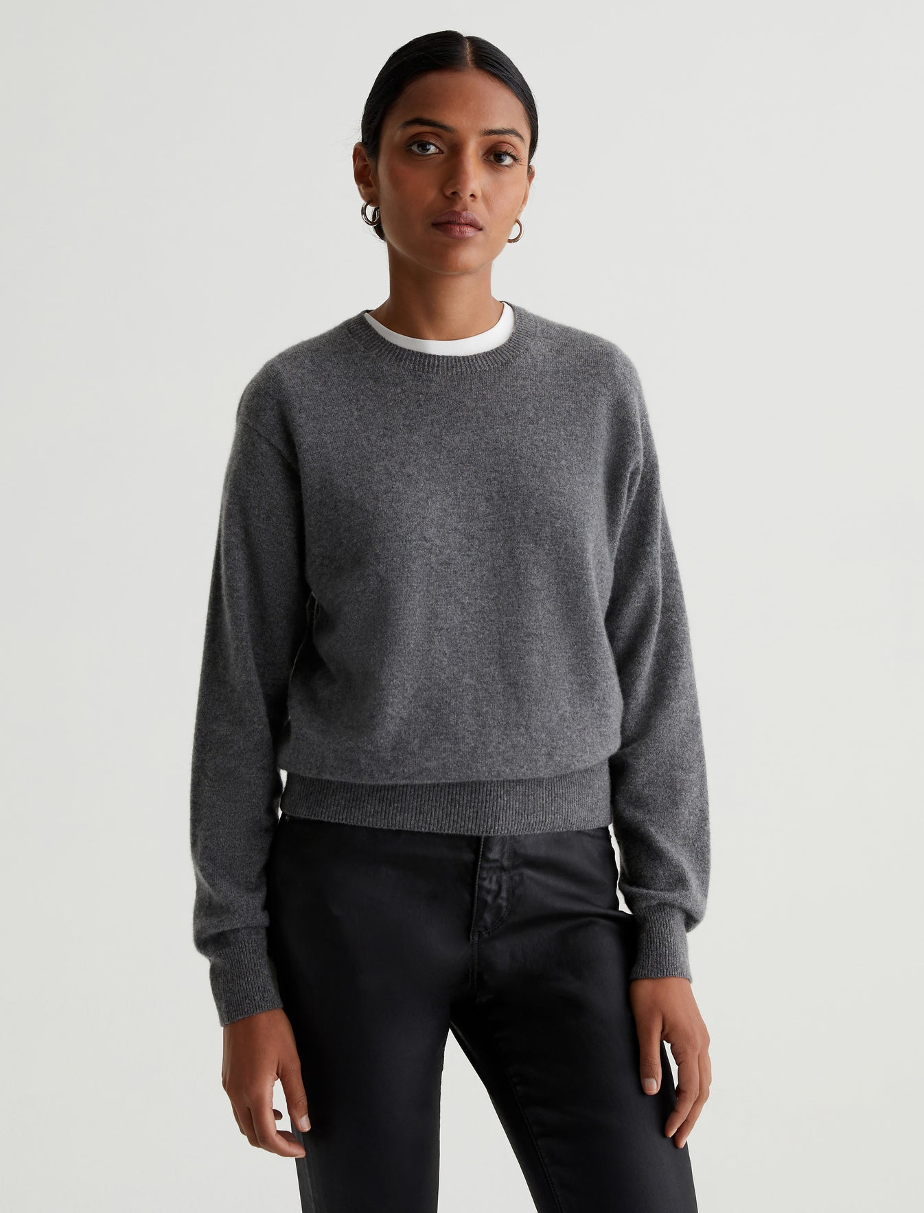 Gemma Crew Equinox Charcoal Relaxed Crew Neck Cashmere Sweater Photo 1