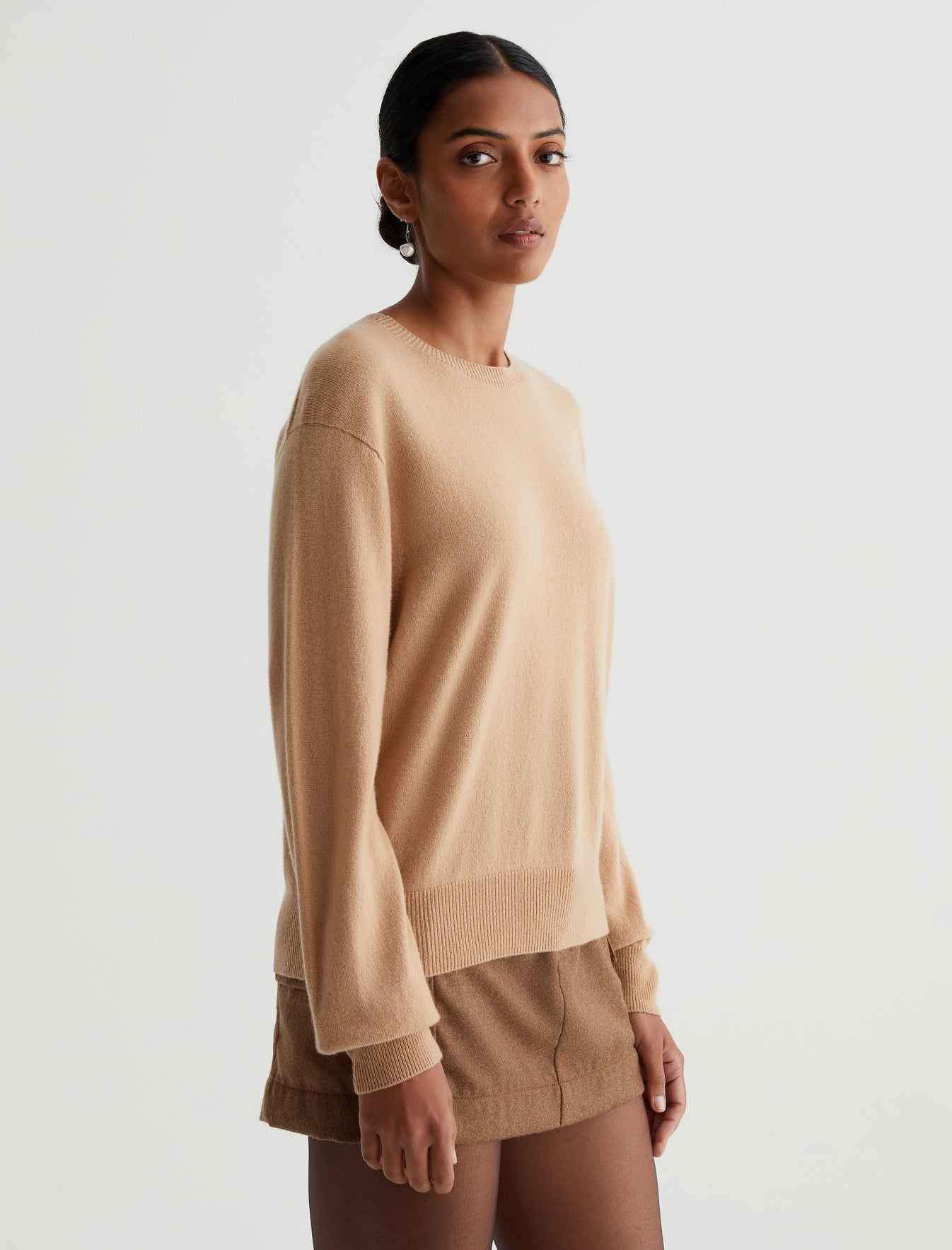 Gemma Crew Golden Camel Relaxed Crew Neck Cashmere Sweater Photo 2