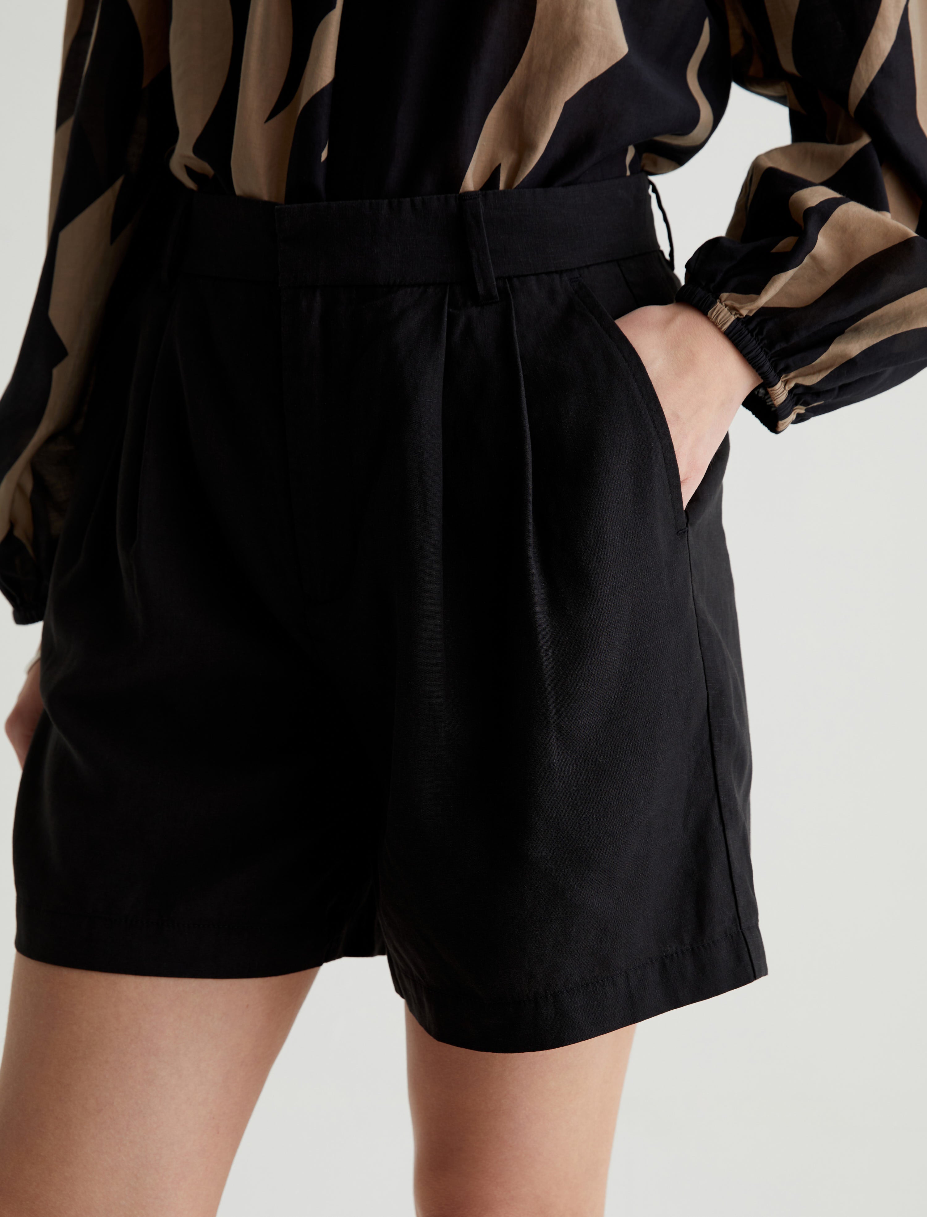 Sora Short True Black Pleated Shorts Women Bottom Photo 3