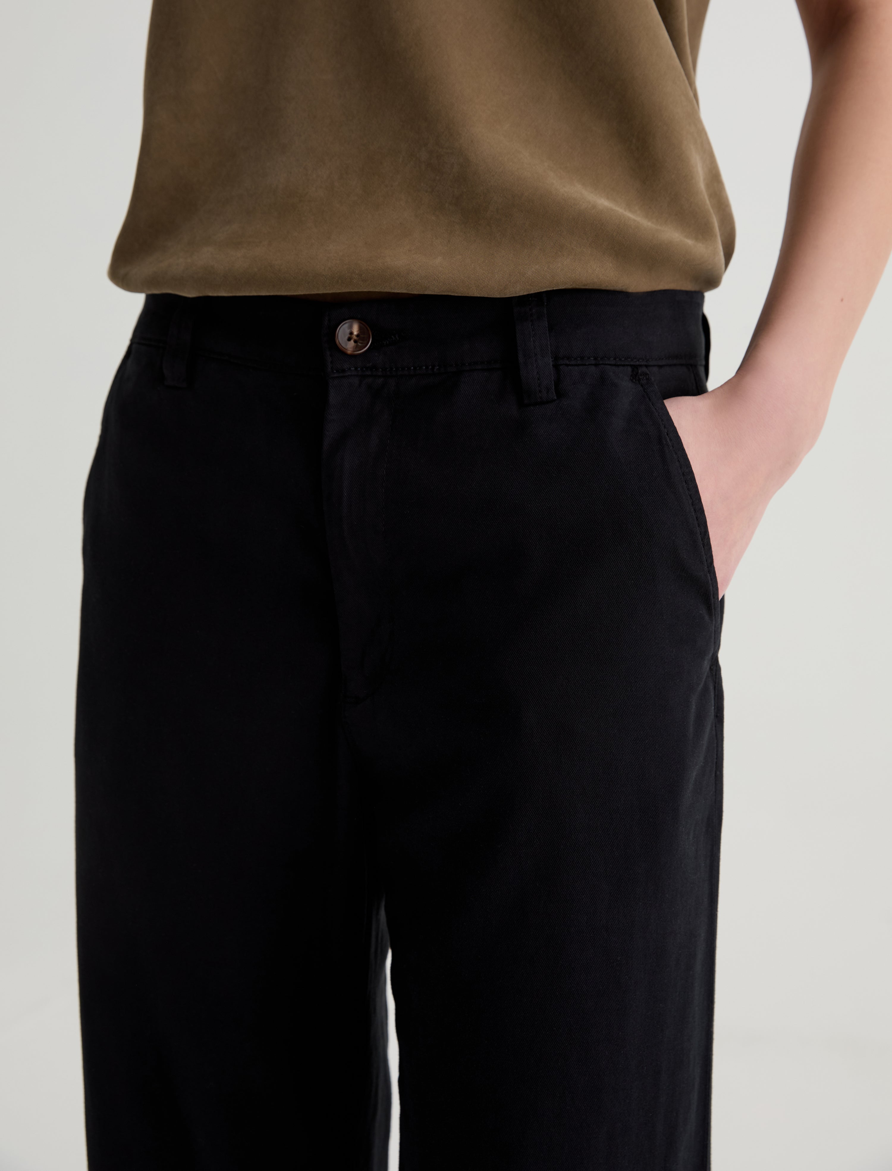 Caden Straight Super Black Relaxed Chino Women Bottom Photo 3