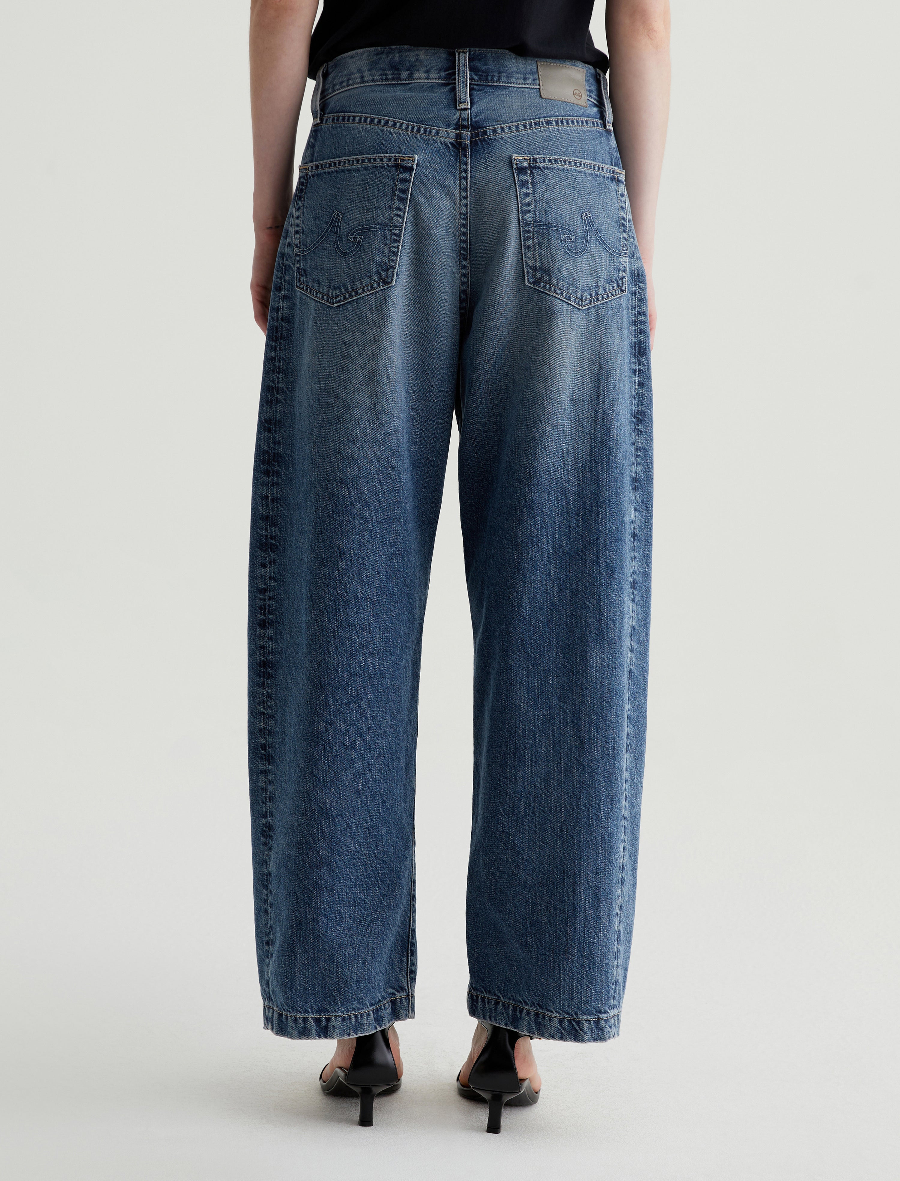 Women Hattie Waves at AG Jeans Official Store