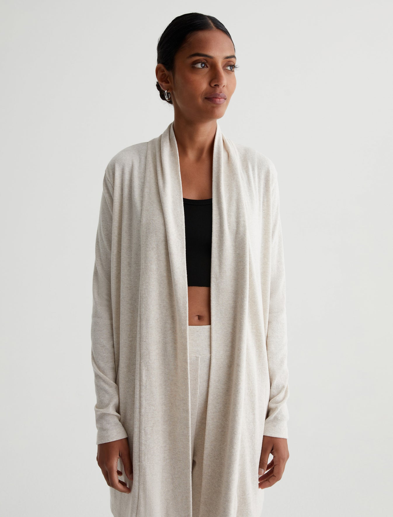 Saamie Cardigan Snow White Classic Ribbed Cardigan Photo 1