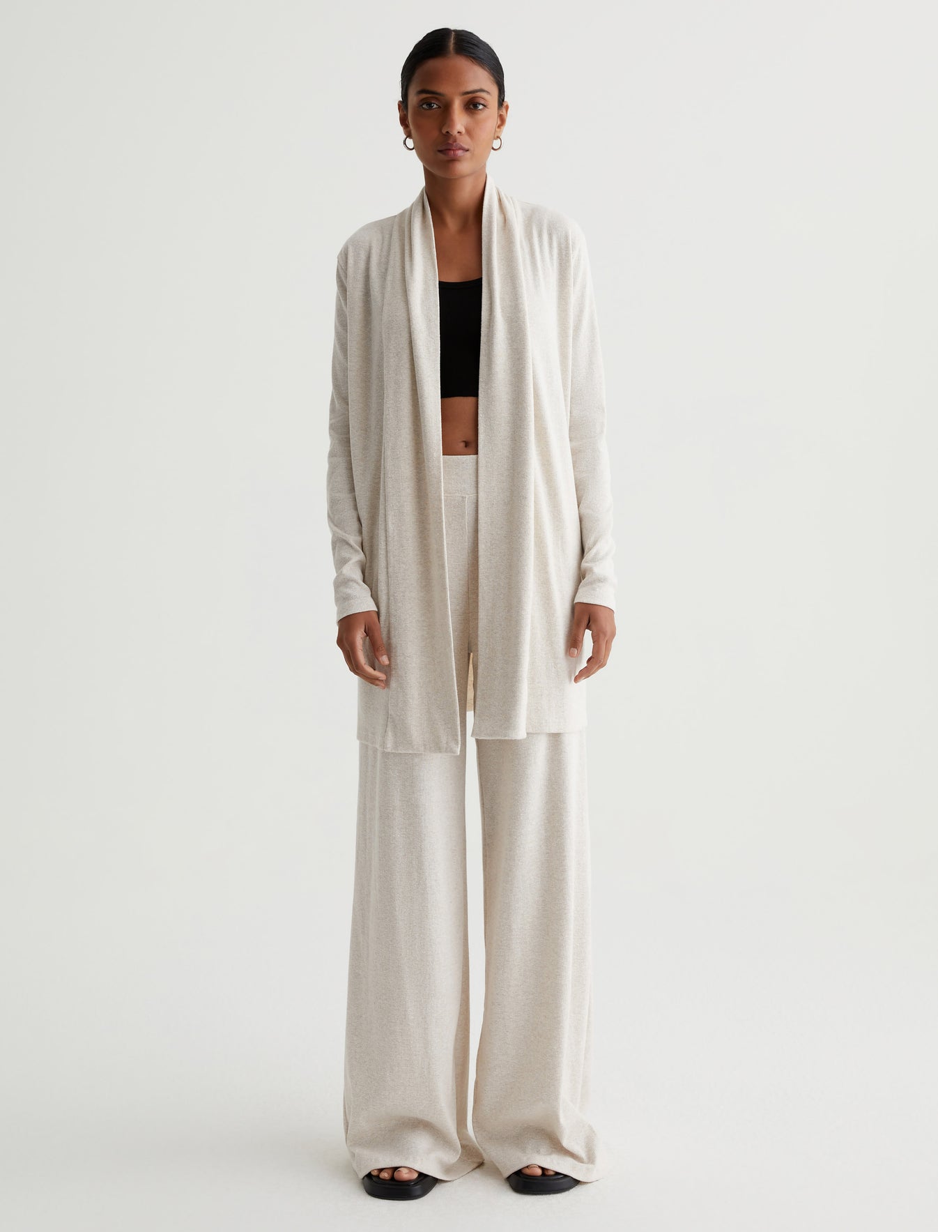 Saamie Cardigan Snow White Classic Ribbed Cardigan Photo 2