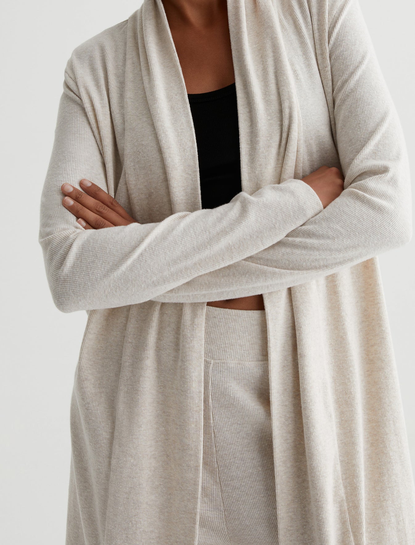 Saamie Cardigan Snow White Classic Ribbed Cardigan Photo 3