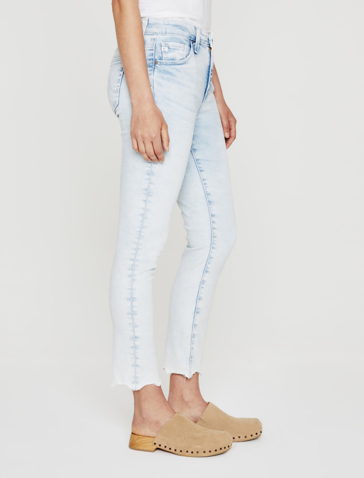 Mari Crop Vp Clear Sky High-Rise Slim Straight Crop Women Bottom Photo 4