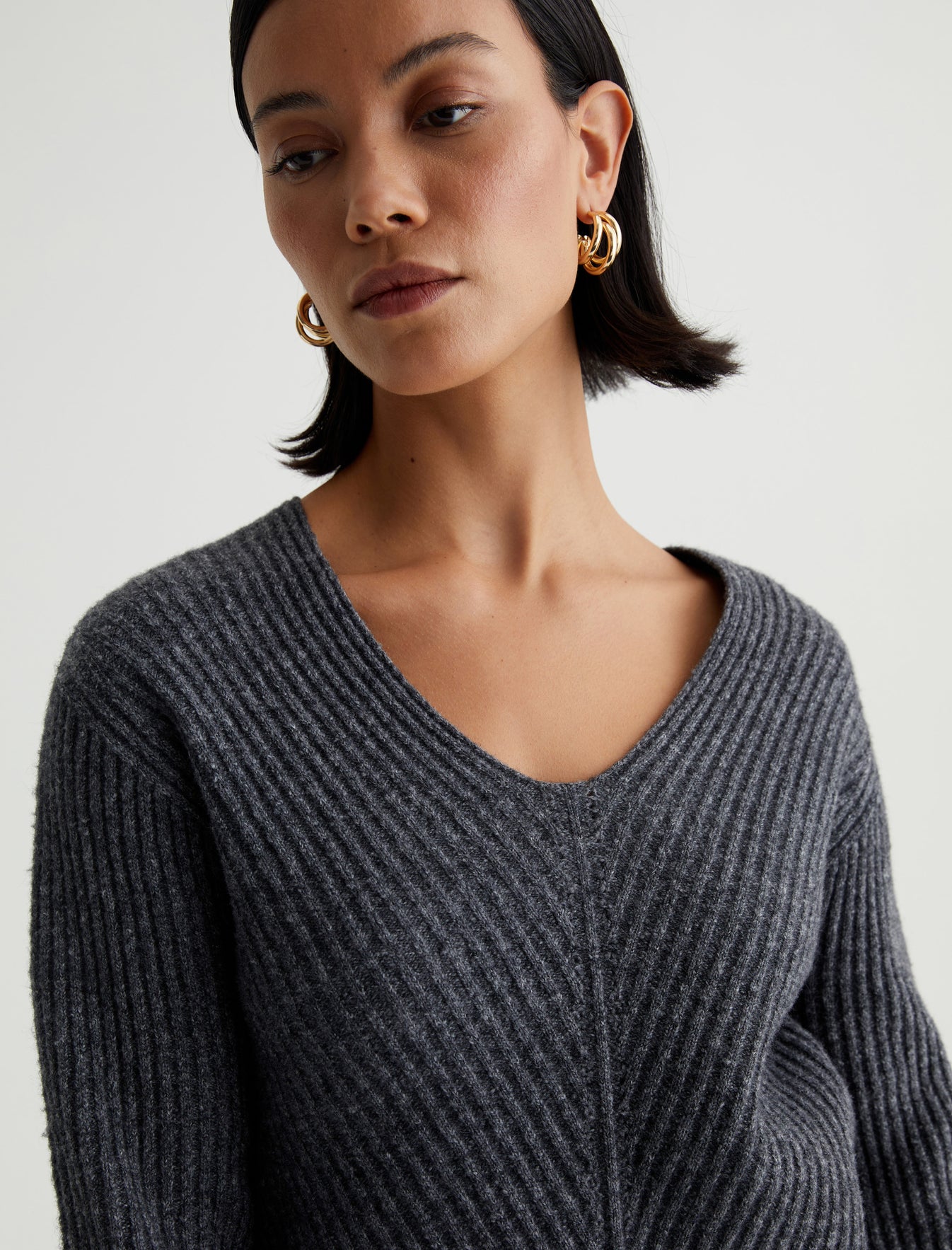 Naemi Relaxed Vee Neck Sweater Heather Photo 3