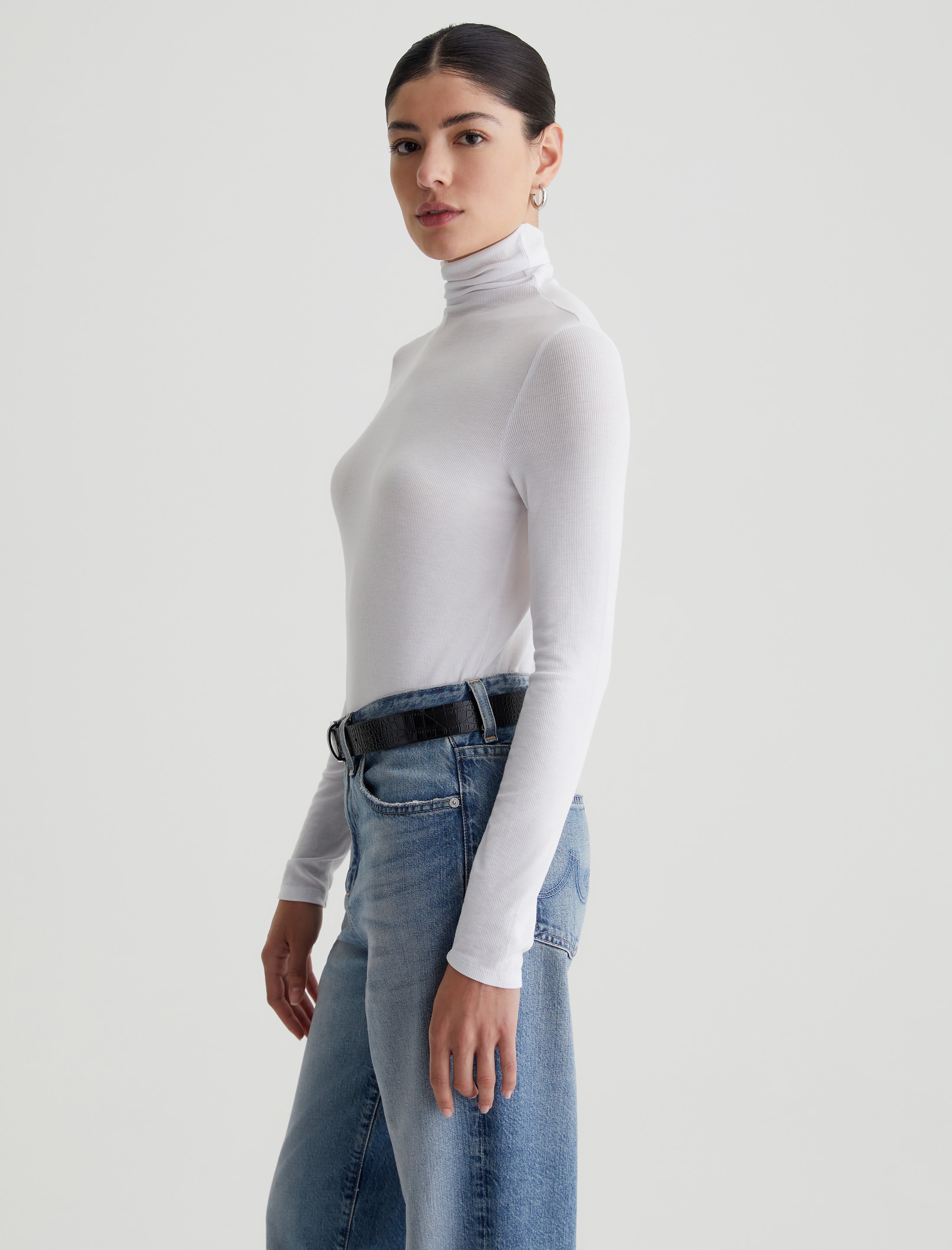Chels turtleneck True White Womens Top Photo 1