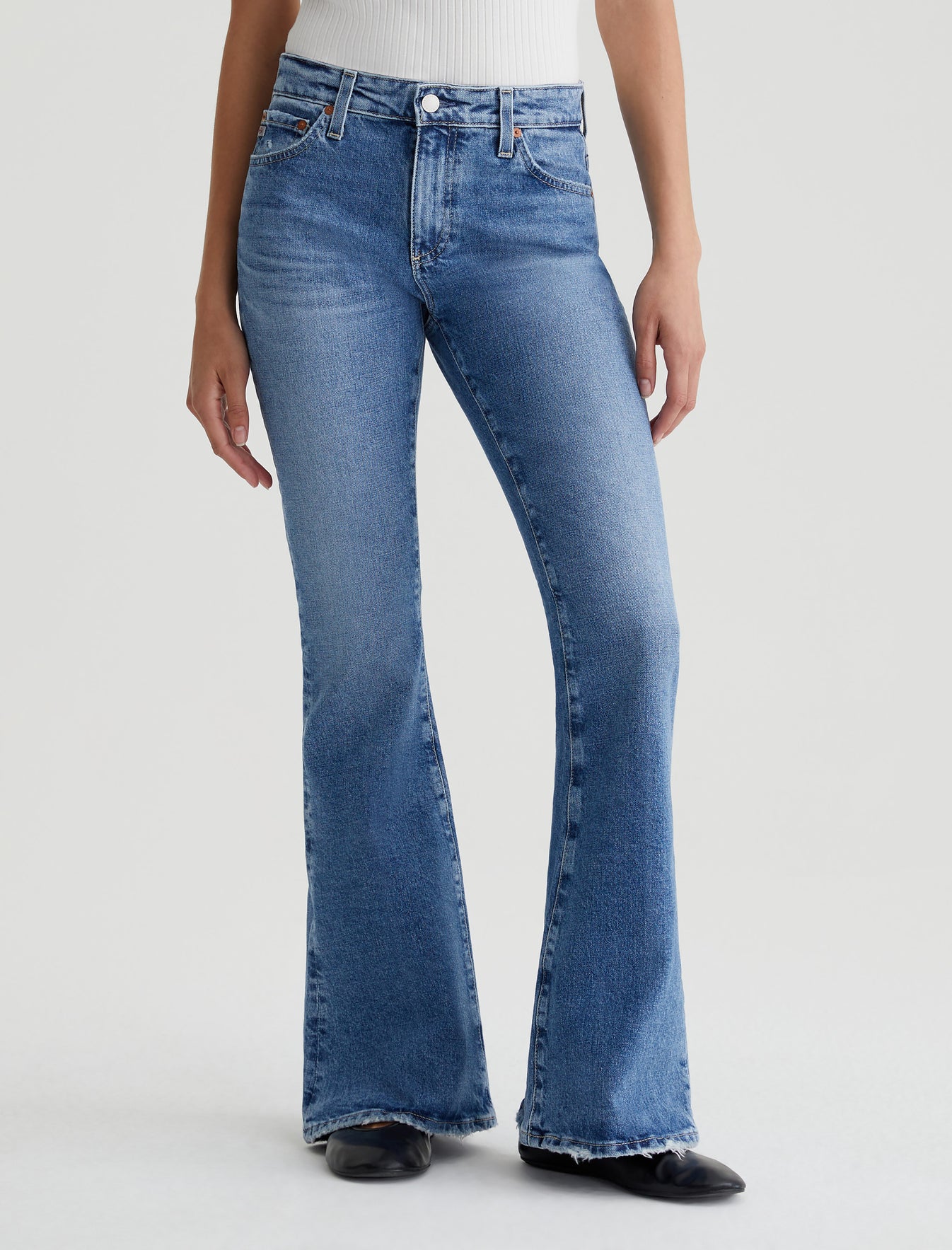 Medium-rise flared jeans - Women