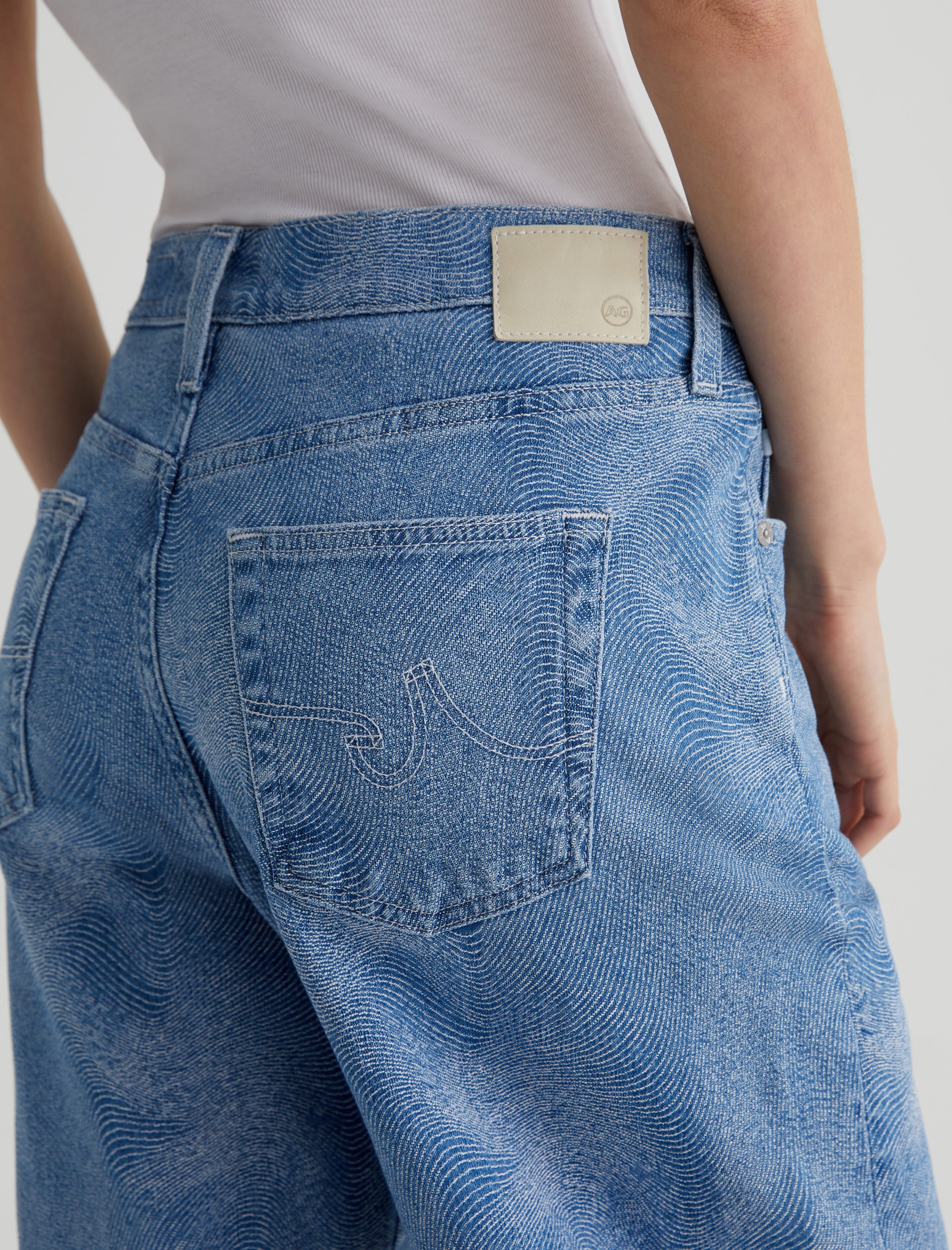 Women Hattie Waves at AG Jeans Official Store