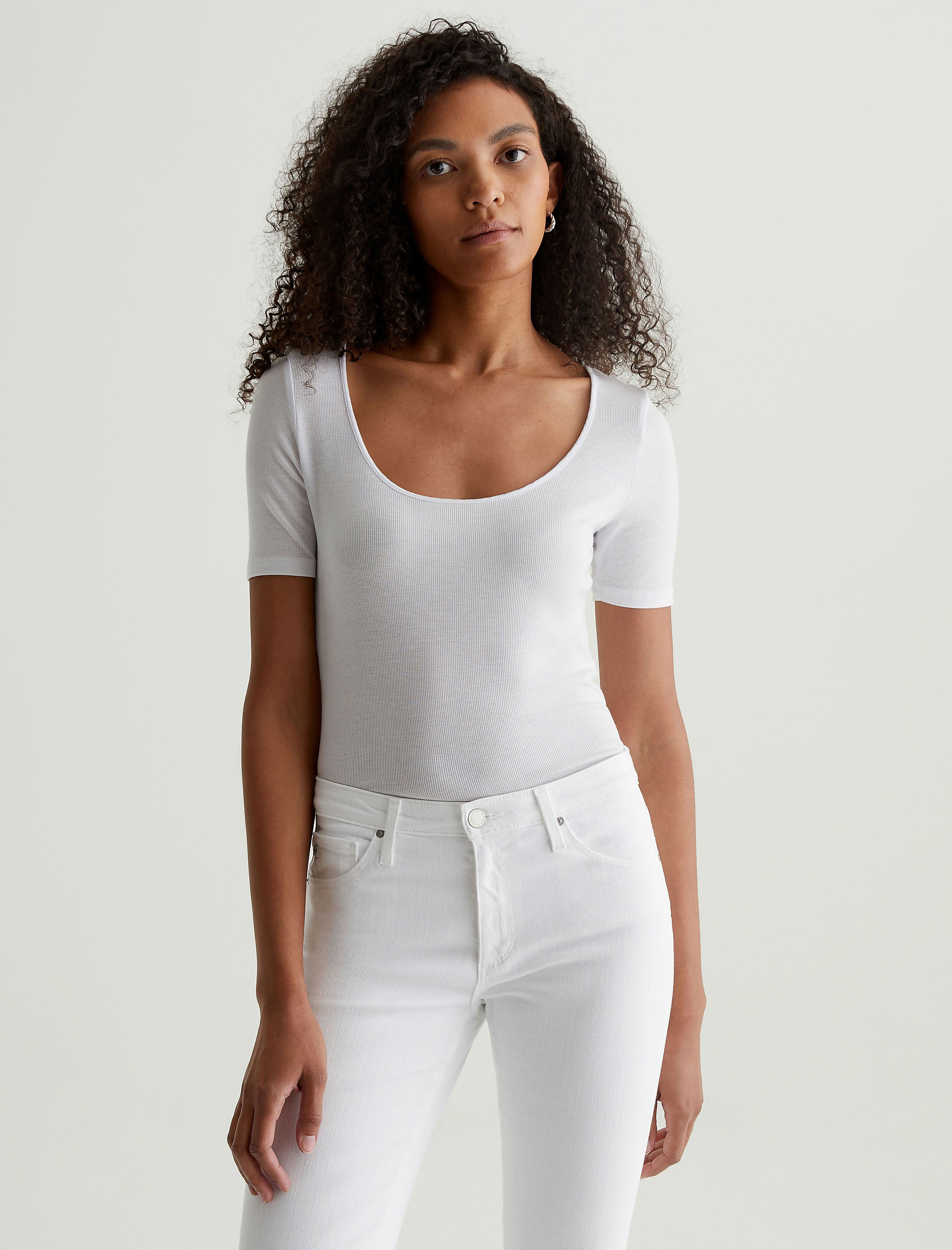 【RONRON】24SS ROSY APPLIQUE CROP T SHIRT WHITE ROSY APPLIQUE CROP T SHIRT WHITE - RONRON 론론